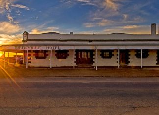 Outback pub