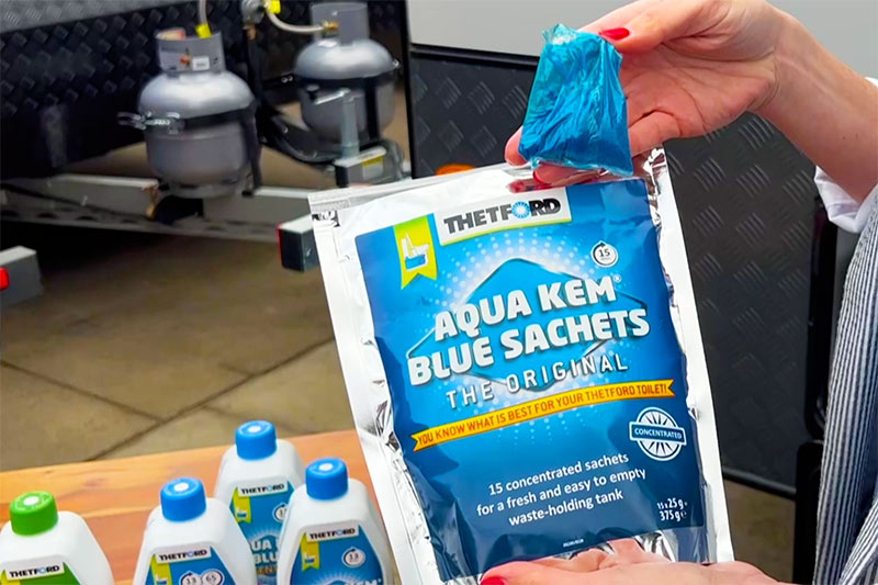 How to Use NEW Aqua Kem Blue Concentrated 