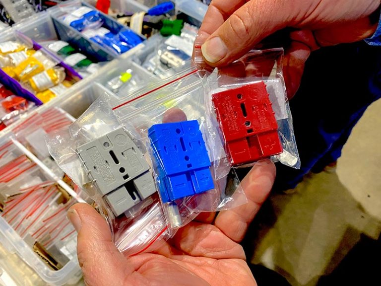 Anderson Plug Connection Tech Guide GoRV