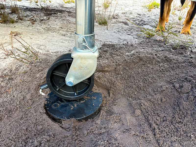 outback trailer jack